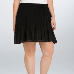 TORRID PLEATED CHIFFON MINI SKIRT